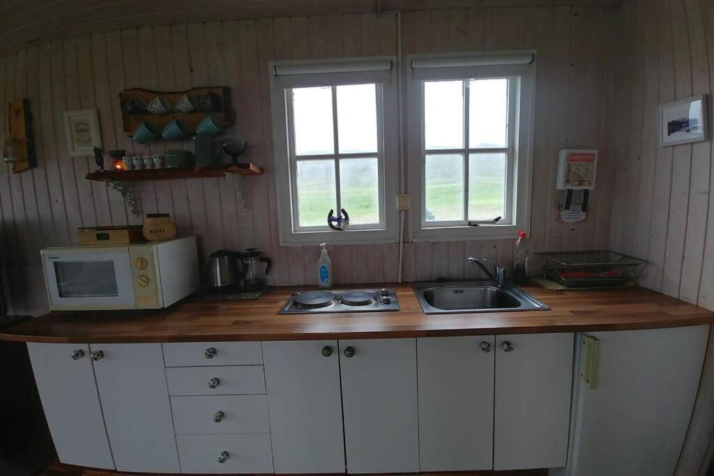 Cosy Cottage-Alfabakki-With Hot Tub Stori-Bakki Екстериор снимка