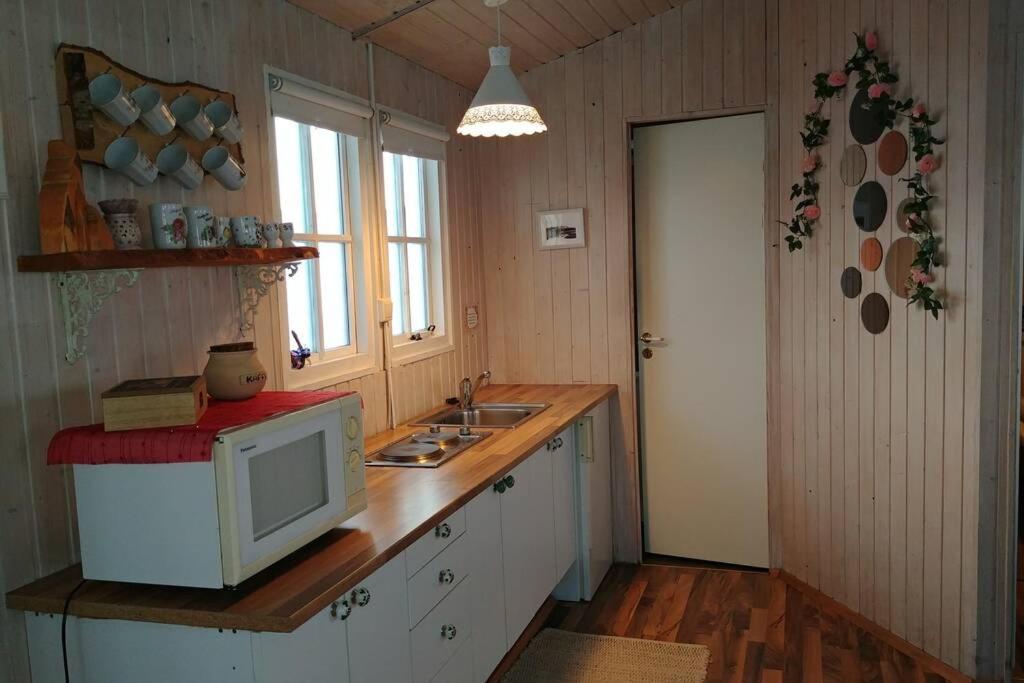 Cosy Cottage-Alfabakki-With Hot Tub Stori-Bakki Екстериор снимка